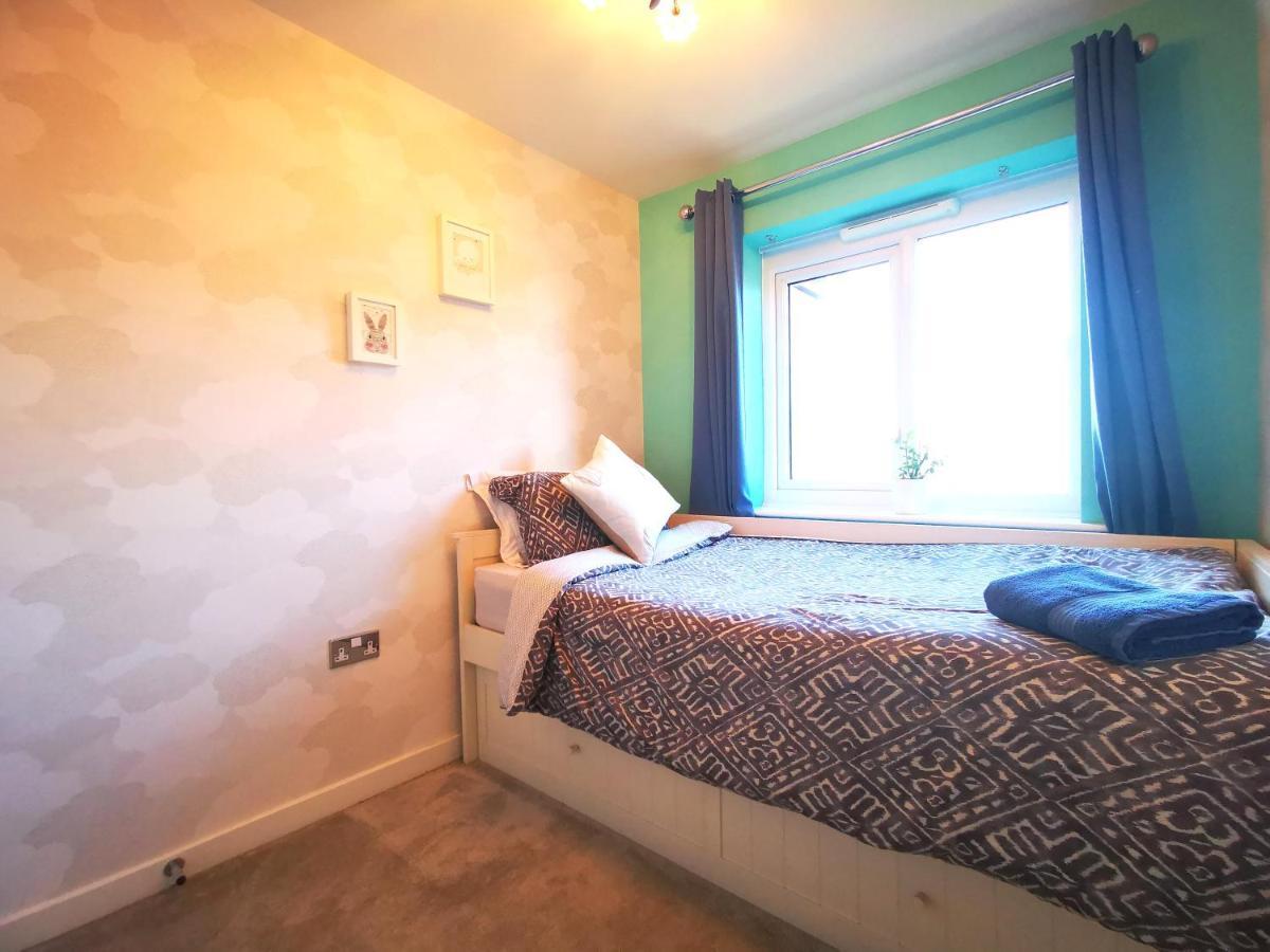 The Lawnswood - Central Manchester Holiday Home With Free Parking Экстерьер фото