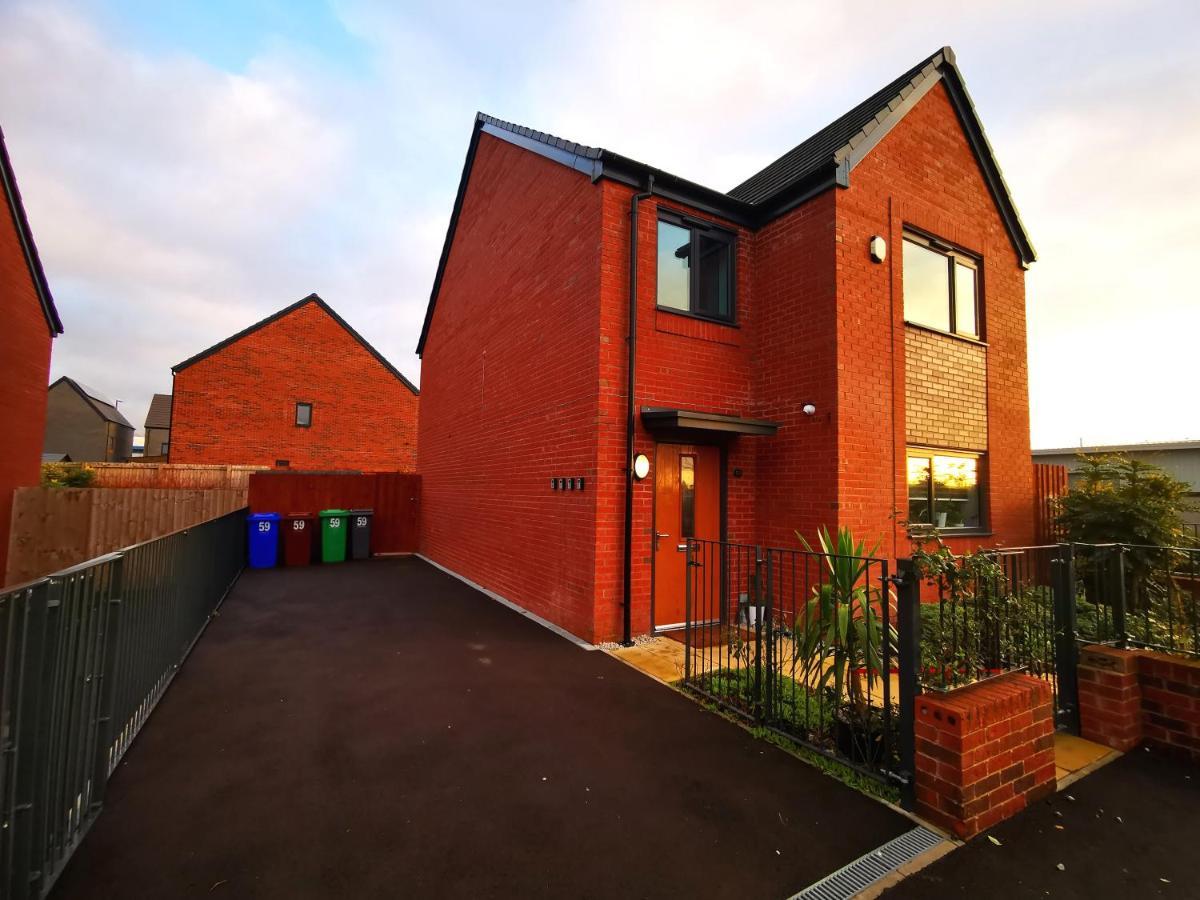 The Lawnswood - Central Manchester Holiday Home With Free Parking Экстерьер фото