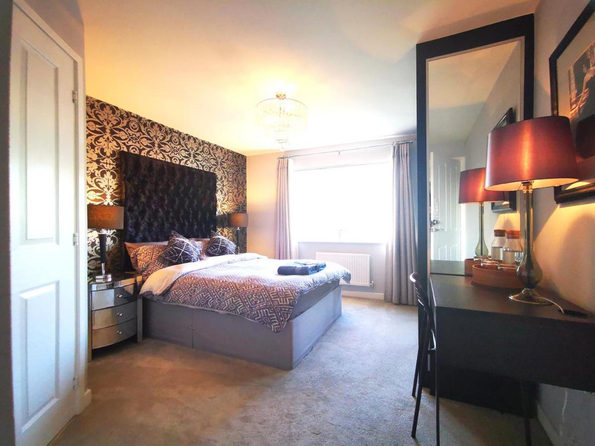 The Lawnswood - Central Manchester Holiday Home With Free Parking Экстерьер фото