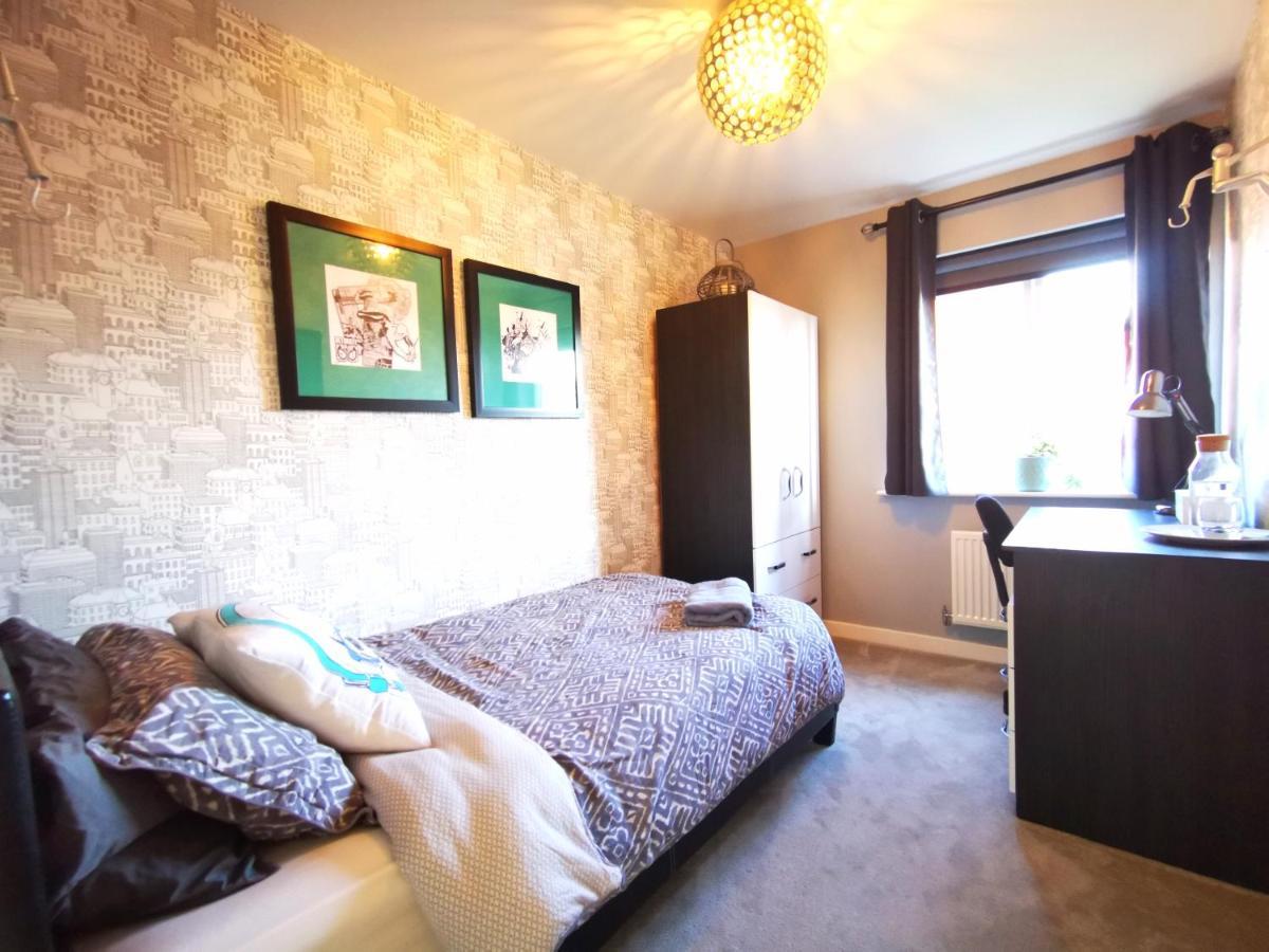 The Lawnswood - Central Manchester Holiday Home With Free Parking Экстерьер фото