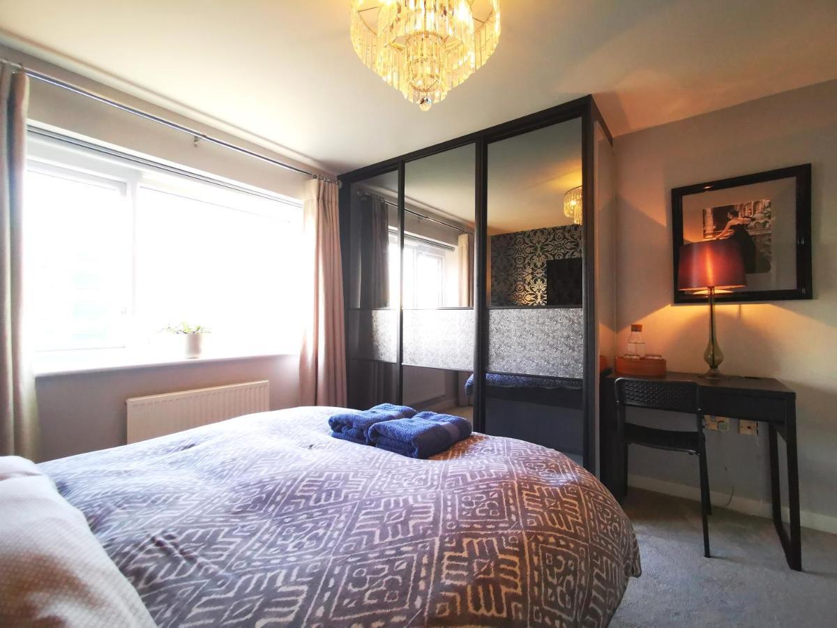 The Lawnswood - Central Manchester Holiday Home With Free Parking Экстерьер фото
